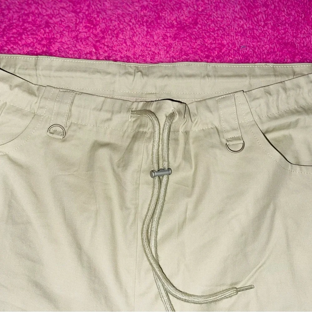 Commence Cargos - Picture 2 of 3